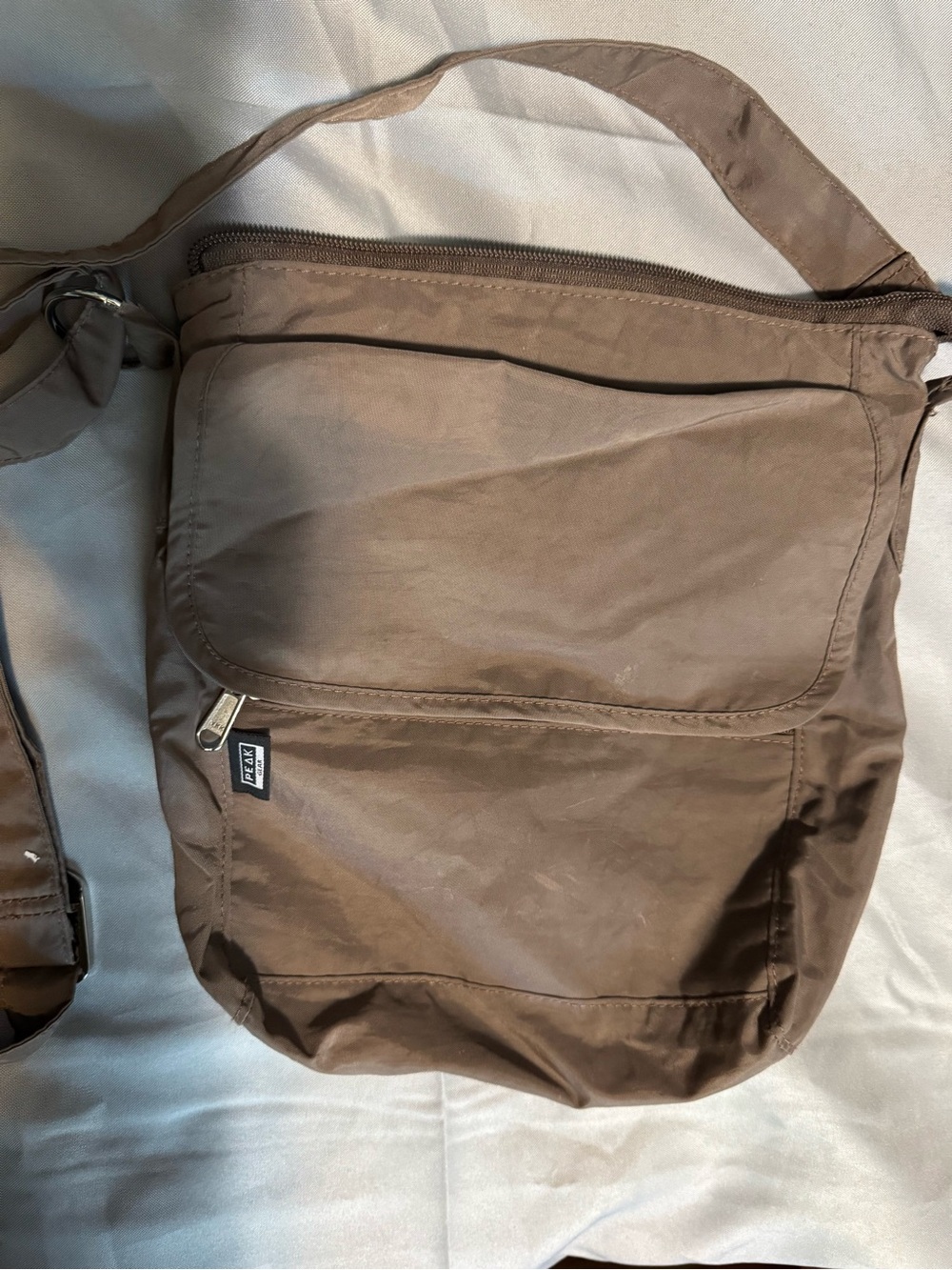 Lightweight Brown Crossbody Bag with Front Zip Pocket - Unbranded